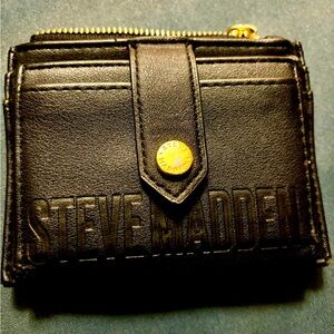 NWOT Steve Madden Small CC Wallet size 4.5 x 4.
